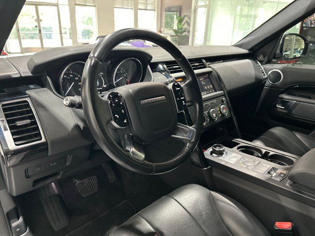 Used 2019 Land Rover Discovery SE AWD/4WD image 39