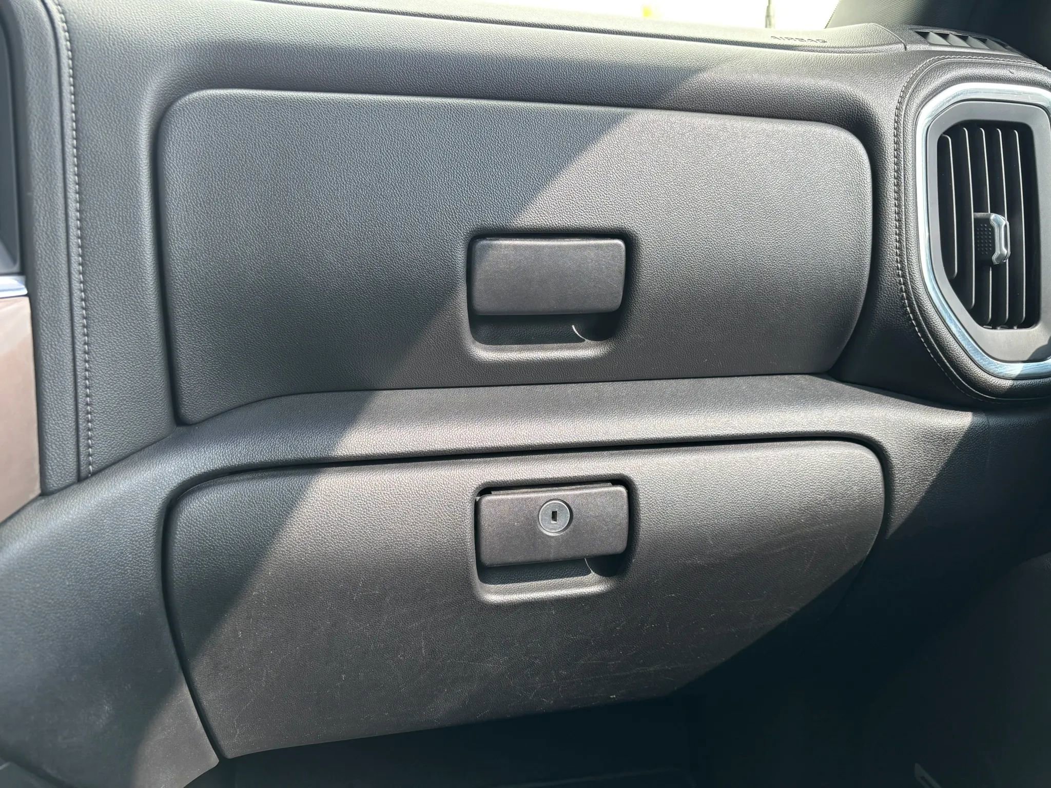 Used 2020 Chevrolet Silverado 2500 High Country image 33