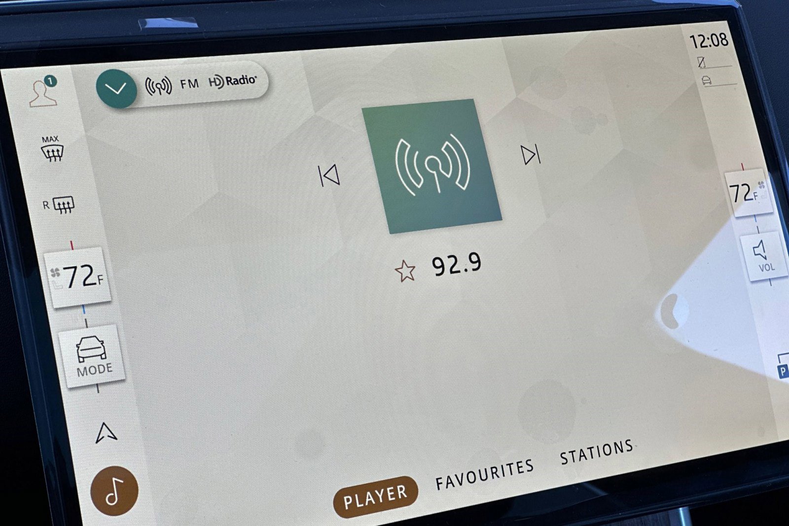 New 2026 Land Rover Range Rover Long Wheelbase SE image 17