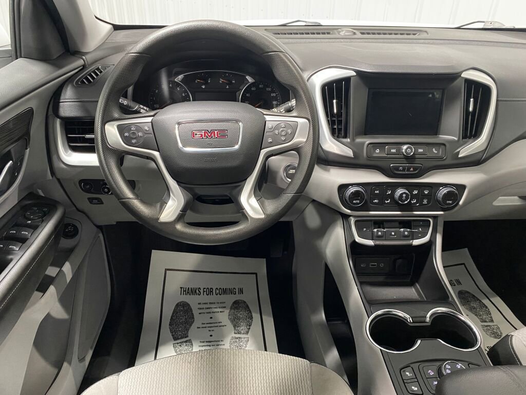 Used 2023 GMC Terrain SLE w/ Driver Convenience Package image 4