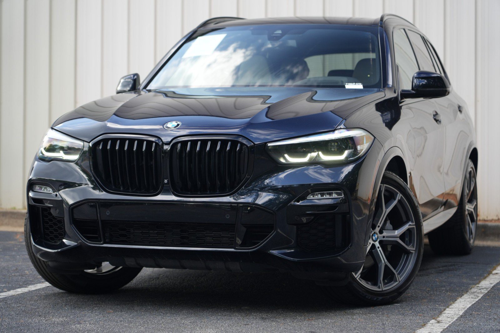 Used 2020 BMW X5 sDrive40i w/ M Sport Package RWD image 3