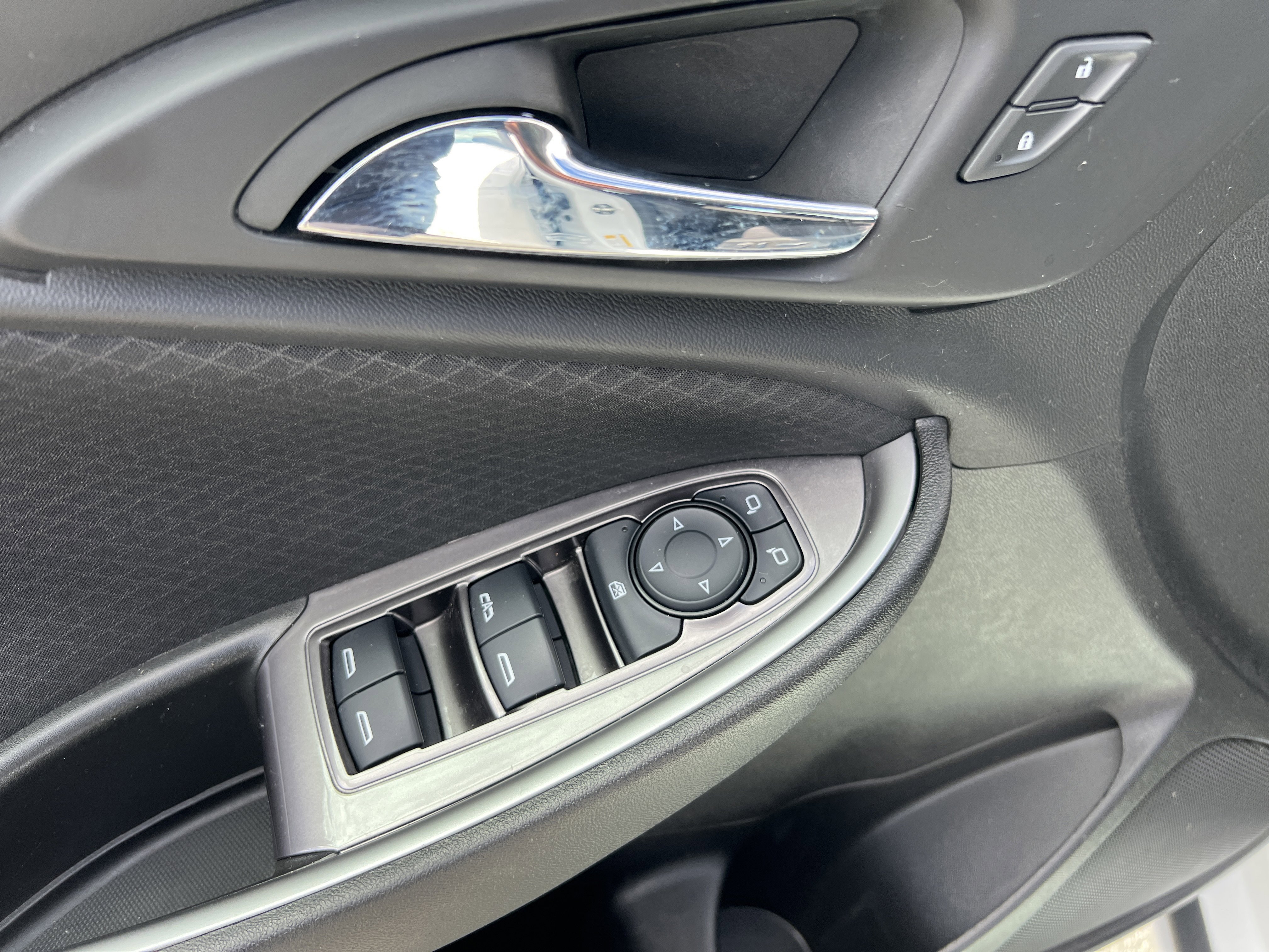 Used 2023 Chevrolet Malibu LT image 14