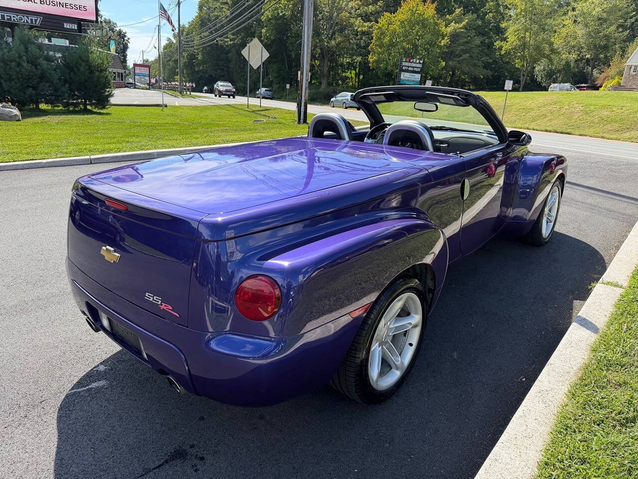 Used 2004 Chevrolet SSR w/ Preferred Equipment Group RWD image 11