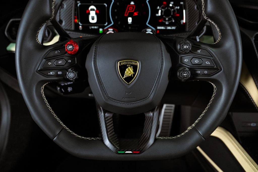 Used 2024 Lamborghini Revuelto AWD/4WD image 40