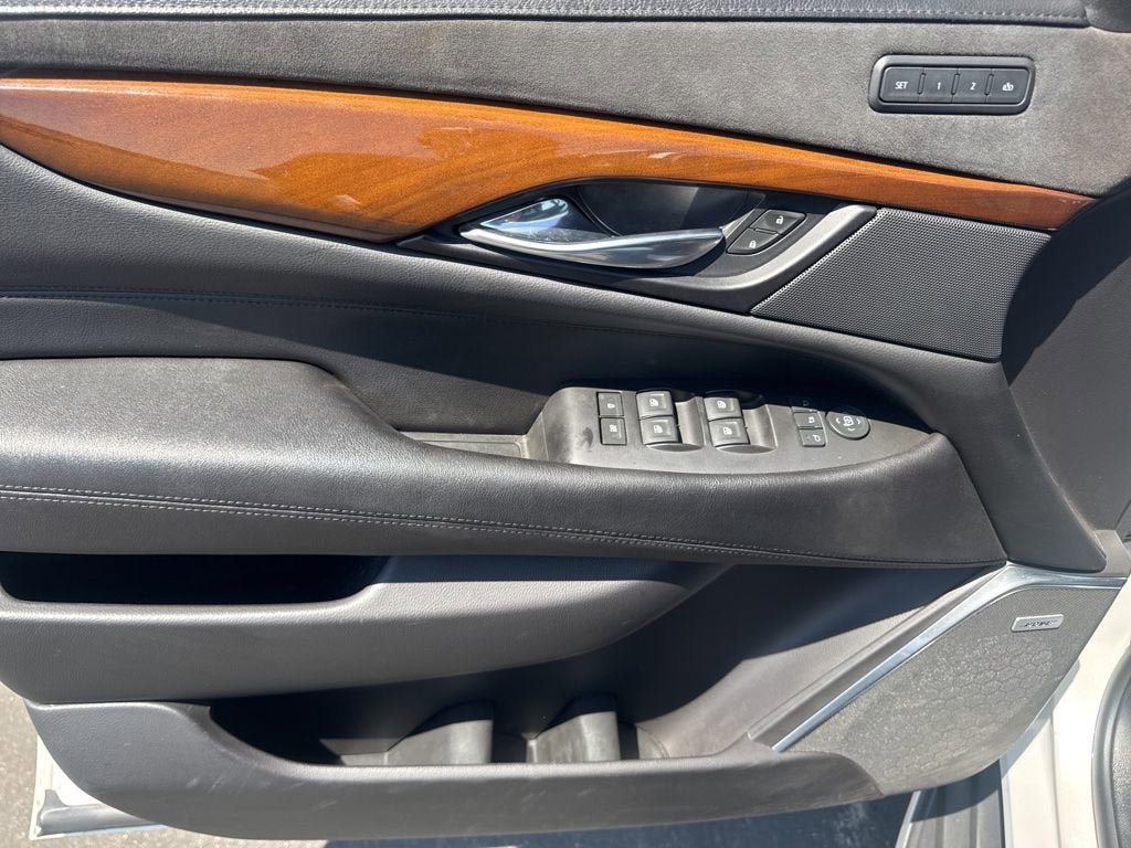 Certified 2020 Cadillac Escalade Luxury RWD image 25