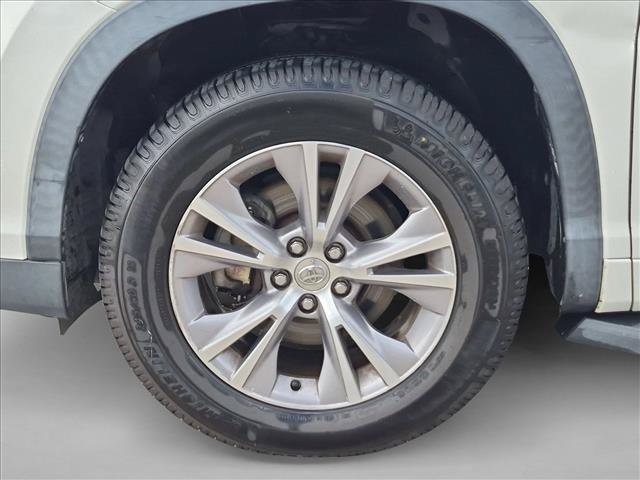 Used 2014 Toyota Highlander Plus FWD image 14
