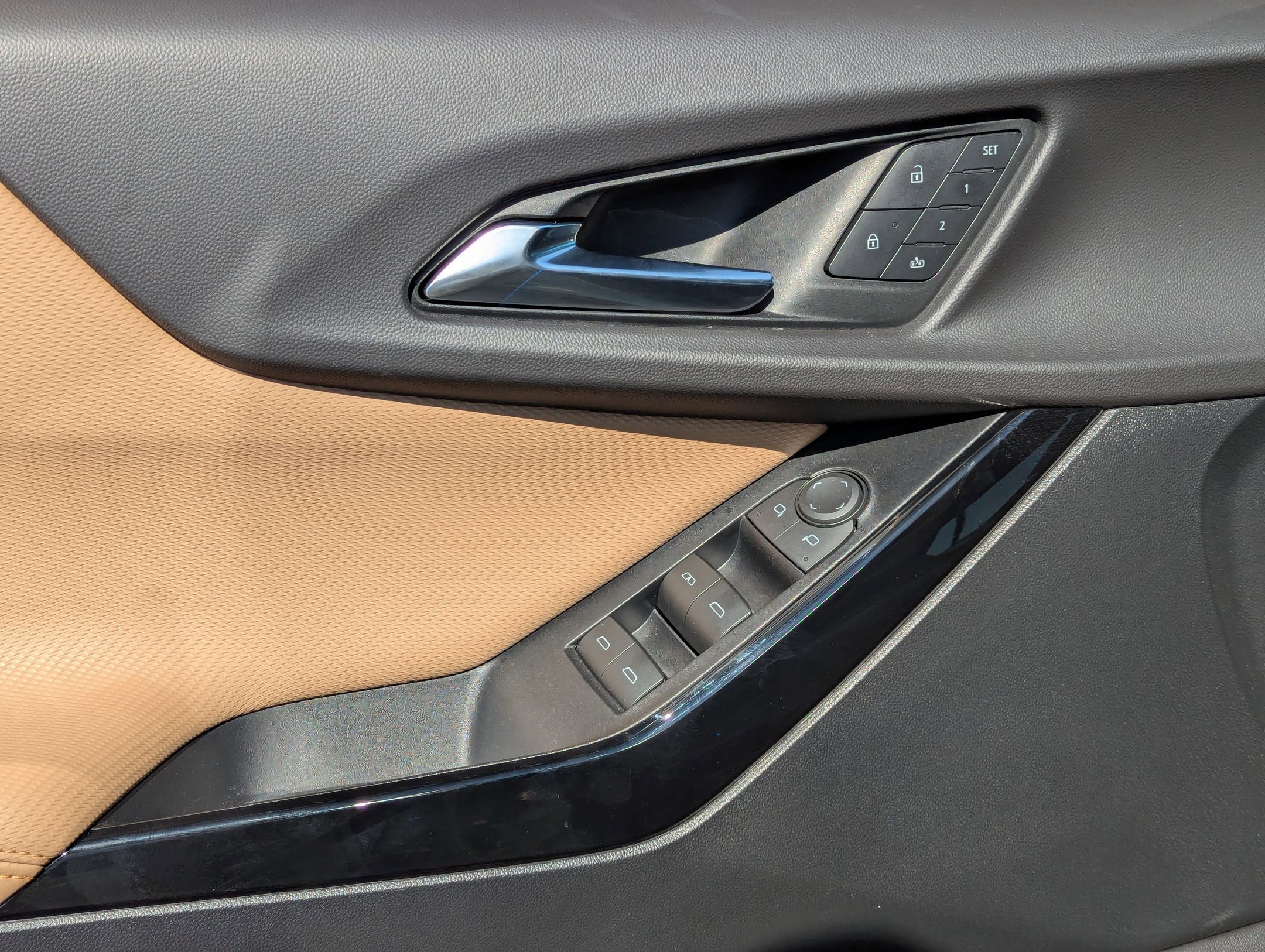 Used 2026 Chevrolet Equinox ACTIV w/ Convenience Package III image 12