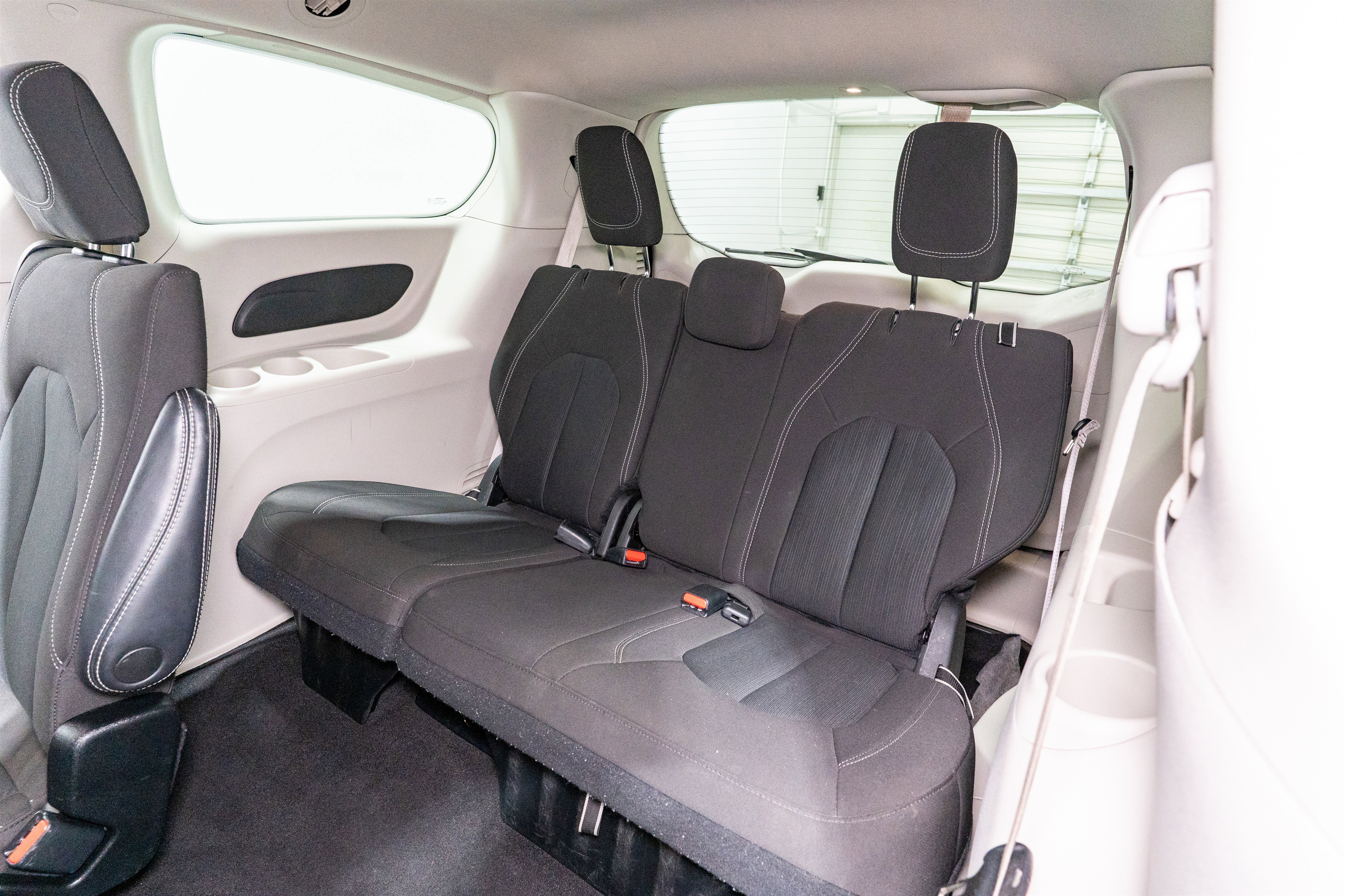 Used 2023 Chrysler Voyager LX FWD image 30