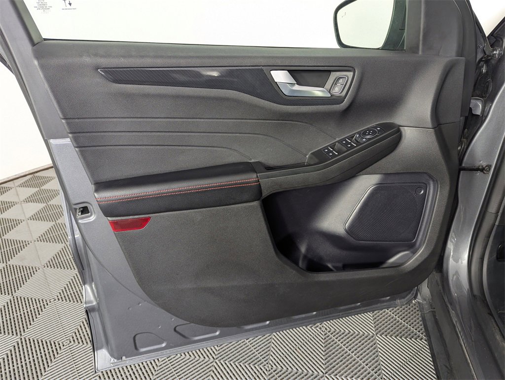 Used 2024 Ford Escape ST-Line image 18