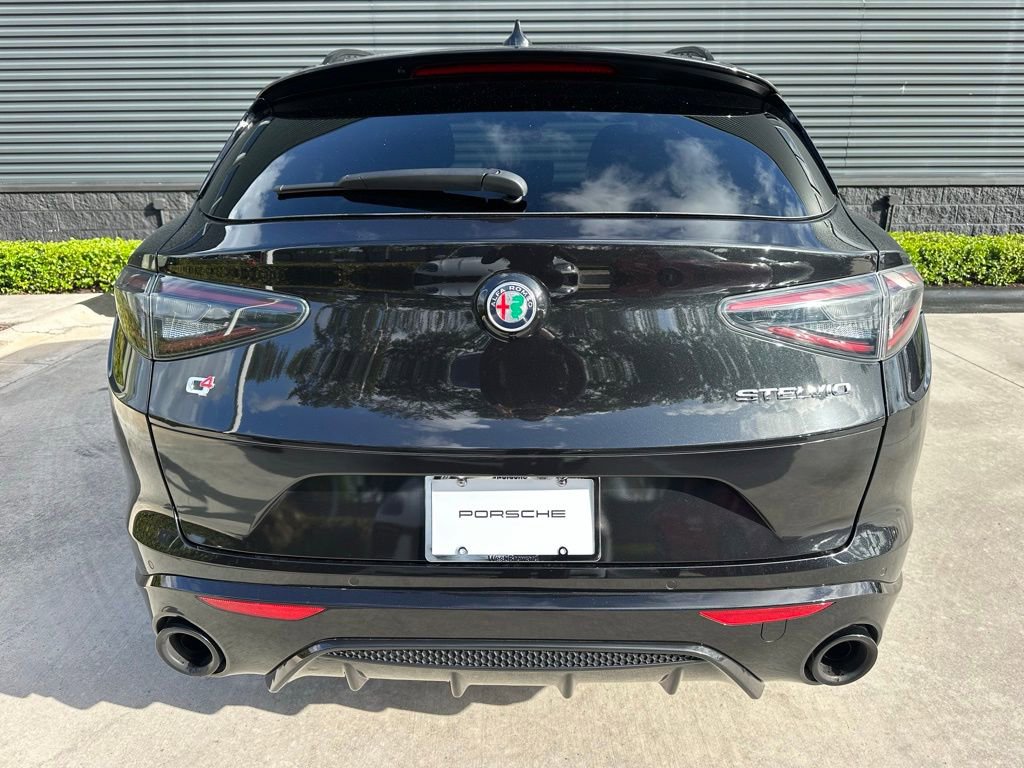 Used 2025 Alfa Romeo Stelvio Sprint AWD/4WD image 12