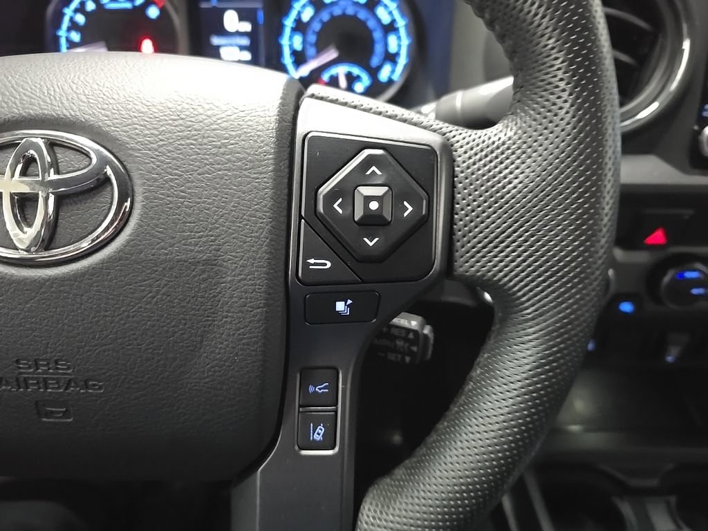Used 2022 Toyota Tacoma TRD Off-Road AWD/4WD image 20