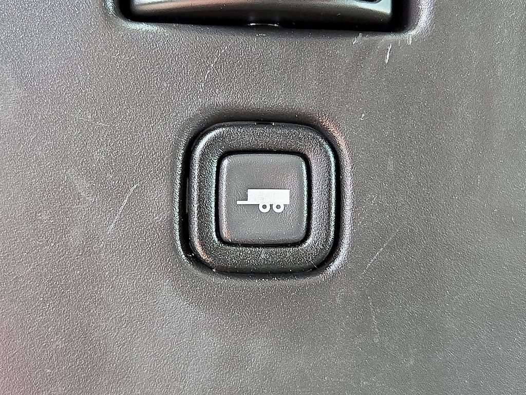 Used 2010 Chevrolet Express 1500 RWD image 26