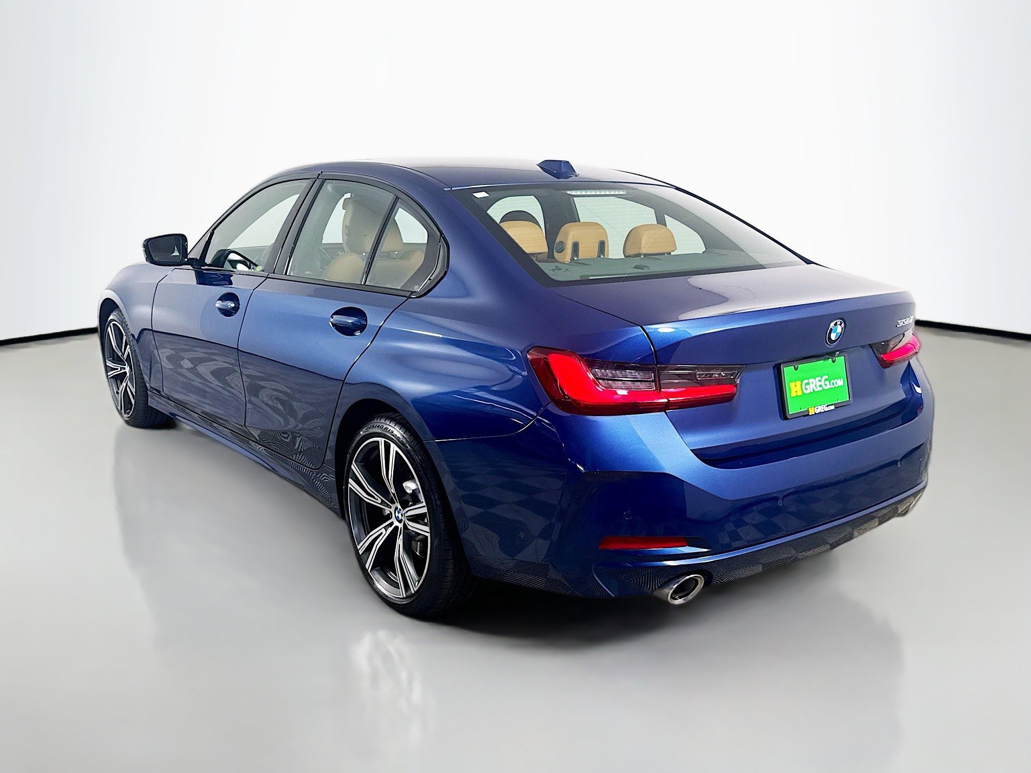 Used 2023 BMW 330i Sedan w/ Parking Assistance Package RWD image 7