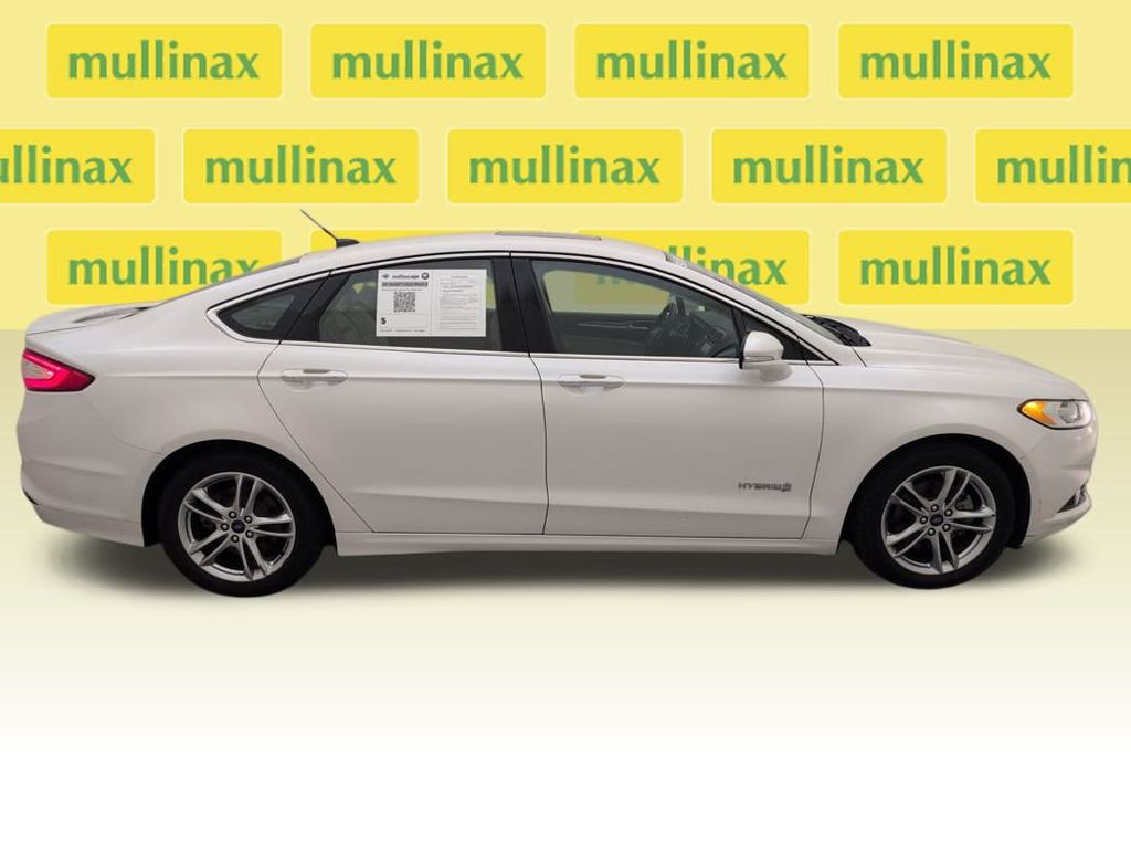 Used 2015 Ford Fusion Titanium image 2