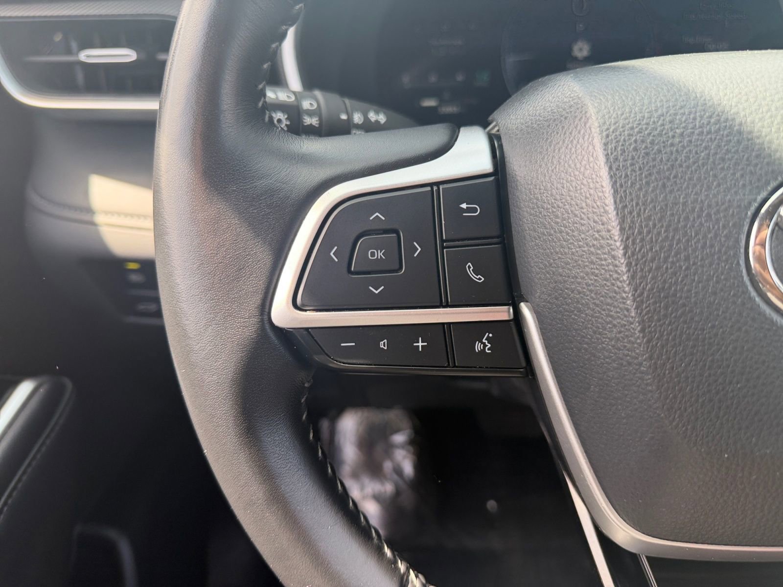 Certified 2025 Toyota Highlander XSE AWD/4WD image 22