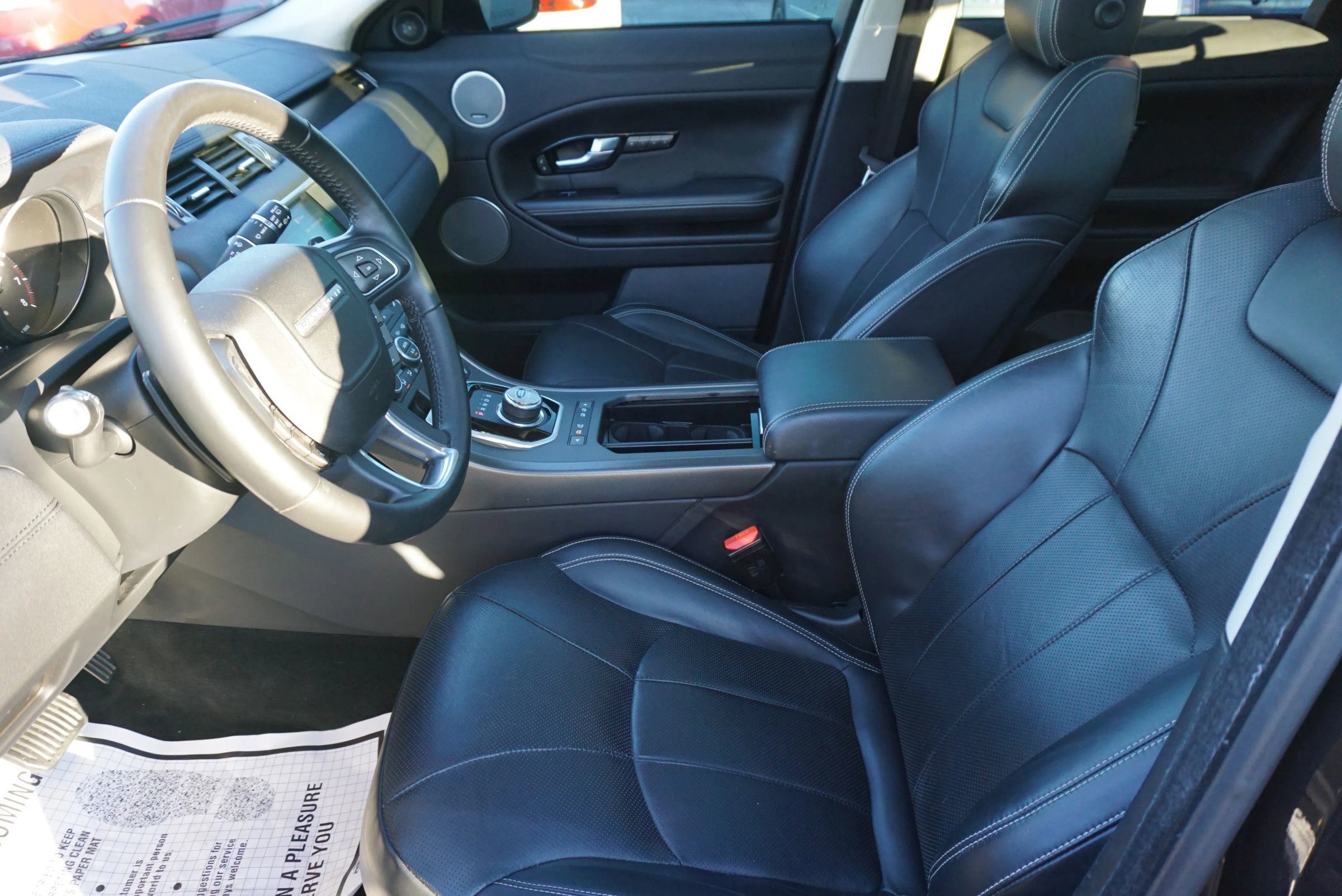 Used 2018 Land Rover Range Rover Evoque HSE AWD/4WD image 24