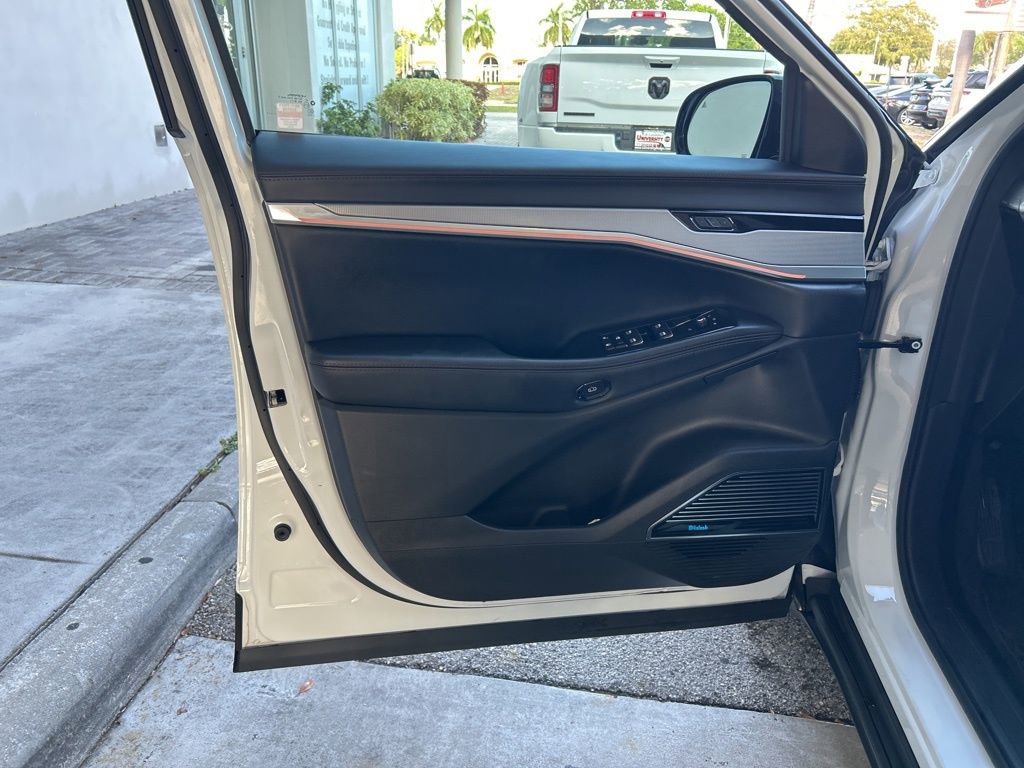 Used 2024 Jeep Wagoneer Launch Edition image 46