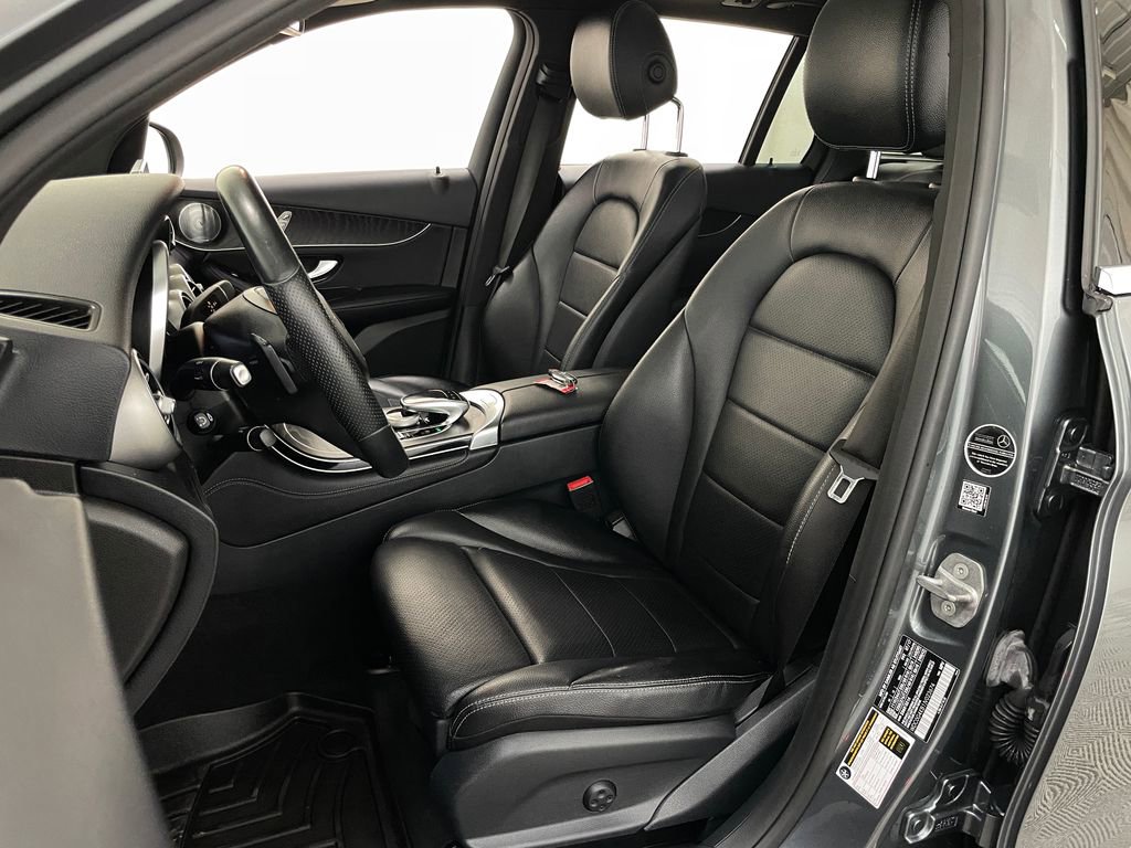 Used 2018 Mercedes-Benz GLC 300 4MATIC image 24