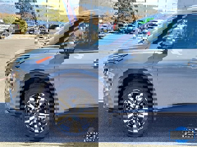 Certified 2025 Nissan Rogue SL w/ SL Premium Package image 8