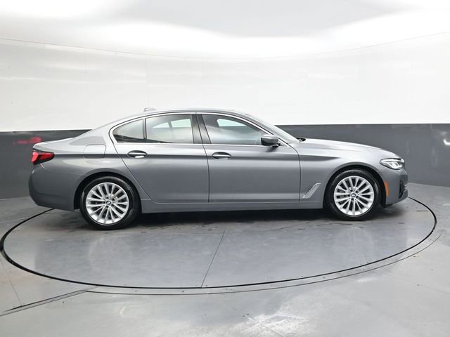 Used 2023 BMW 530i xDrive image 3