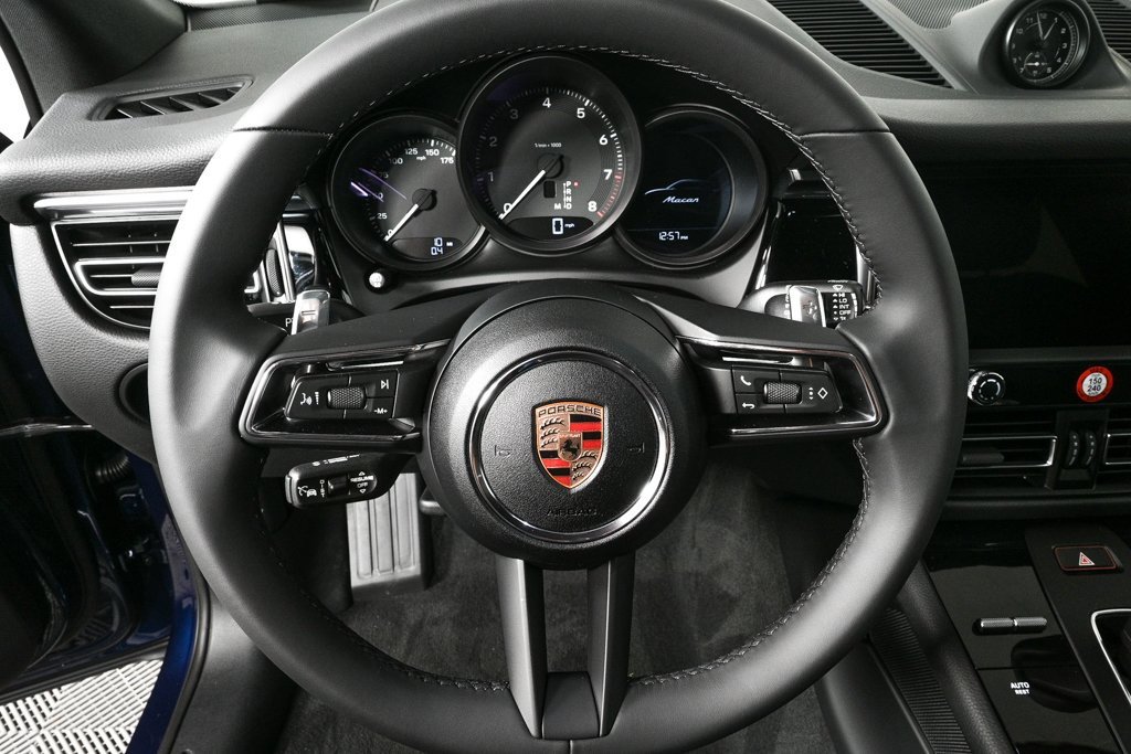 New 2025 Porsche Macan image 8