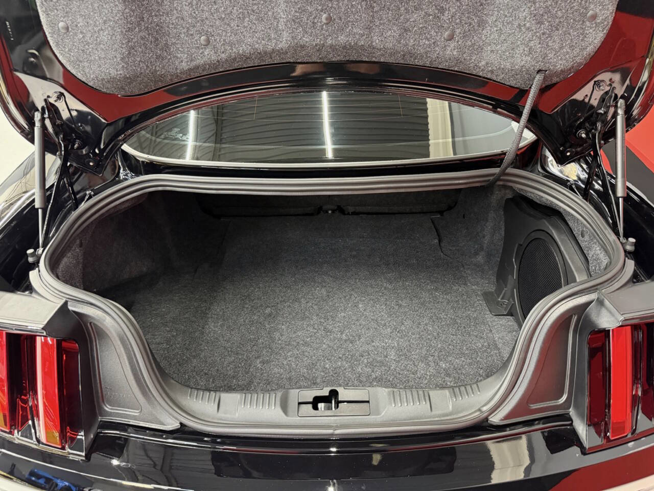 Used 2019 Ford Mustang Shelby GT350 w/ Technology Package image 20