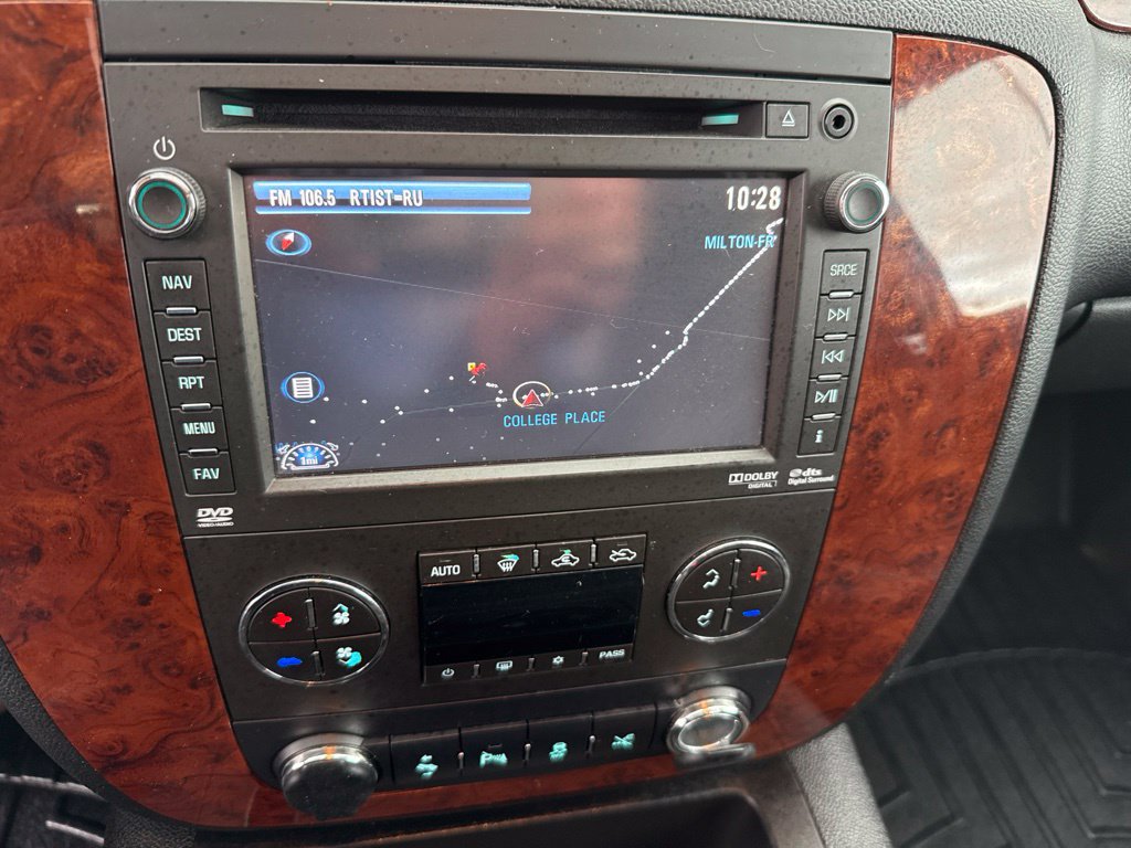 Used 2012 Chevrolet Avalanche LTZ AWD/4WD image 37
