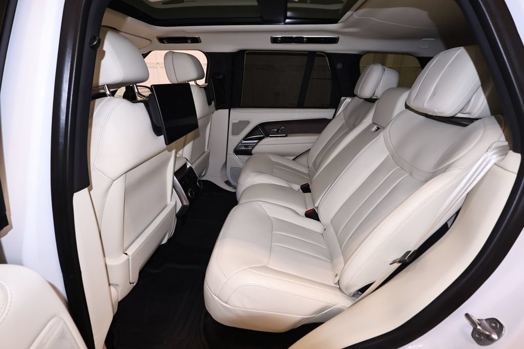 Used 2023 Land Rover Range Rover Autobiography AWD/4WD image 17