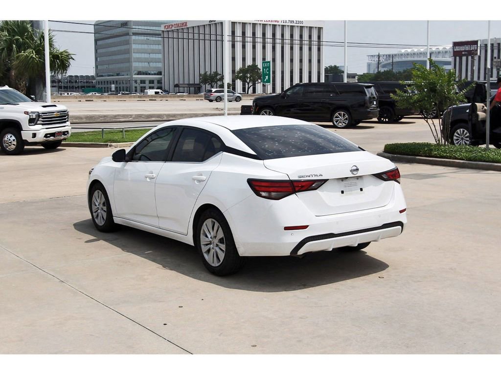Used 2022 Nissan Sentra S w/ Trunk Package FWD image 4