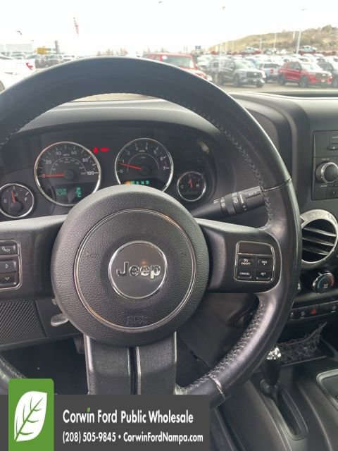 Used 2016 Jeep Wrangler Unlimited Rubicon w/ Connectivity Group image 14