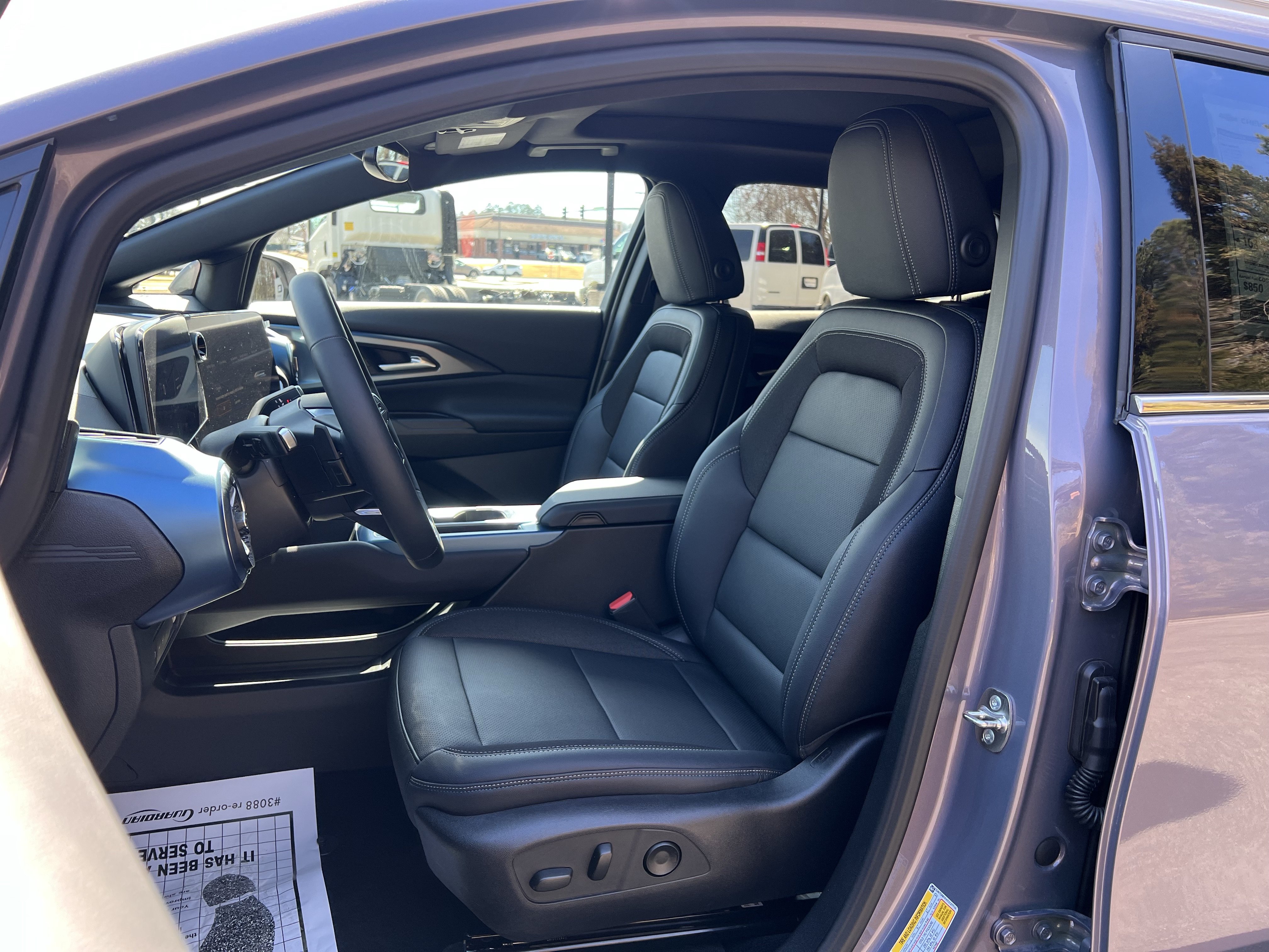 New 2026 Chevrolet Equinox EV LT AWD/4WD image 16