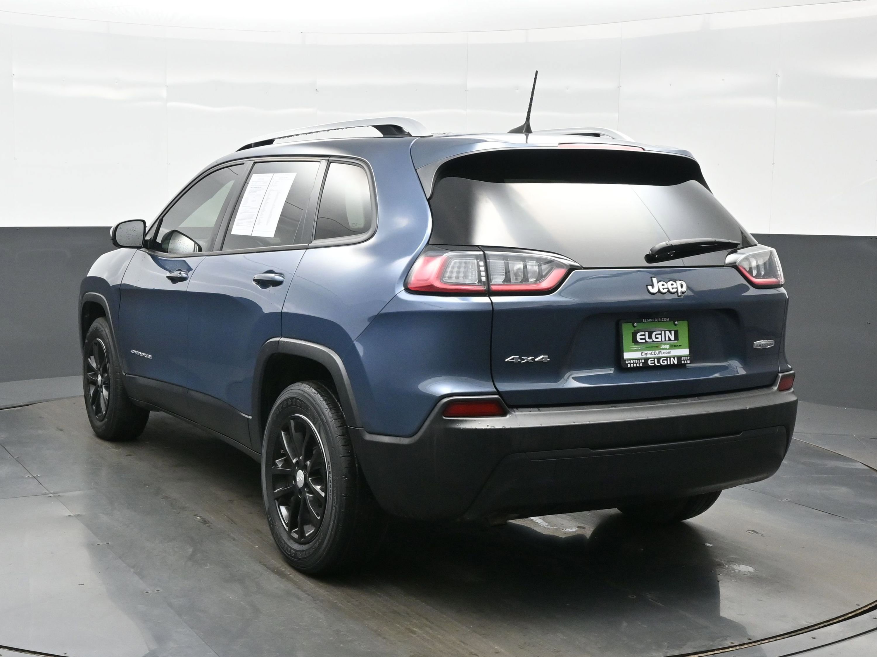 Used 2021 Jeep Cherokee Latitude AWD/4WD image 4