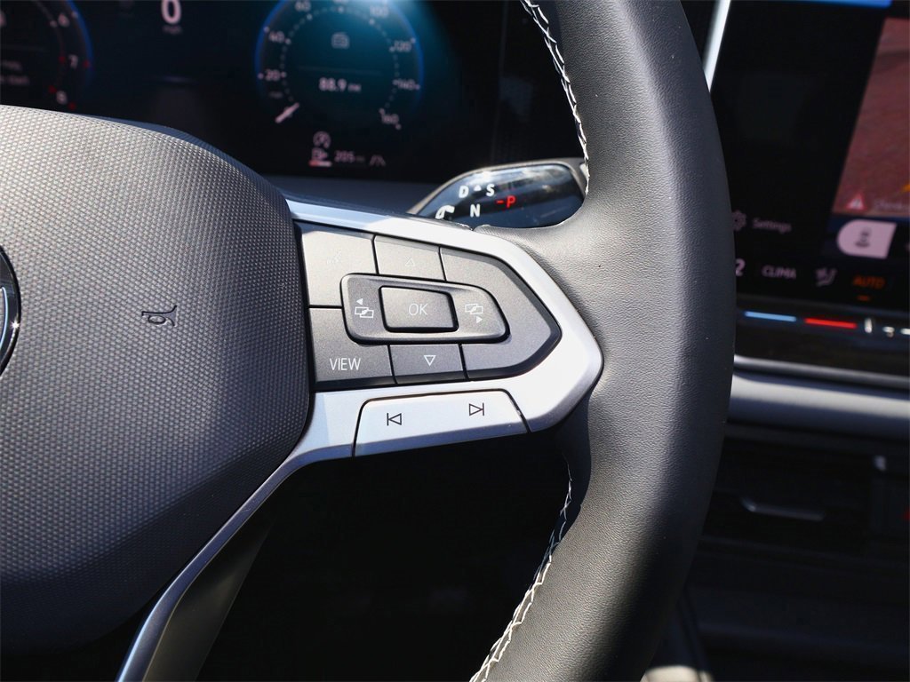 New 2025 Volkswagen Tiguan SE image 23