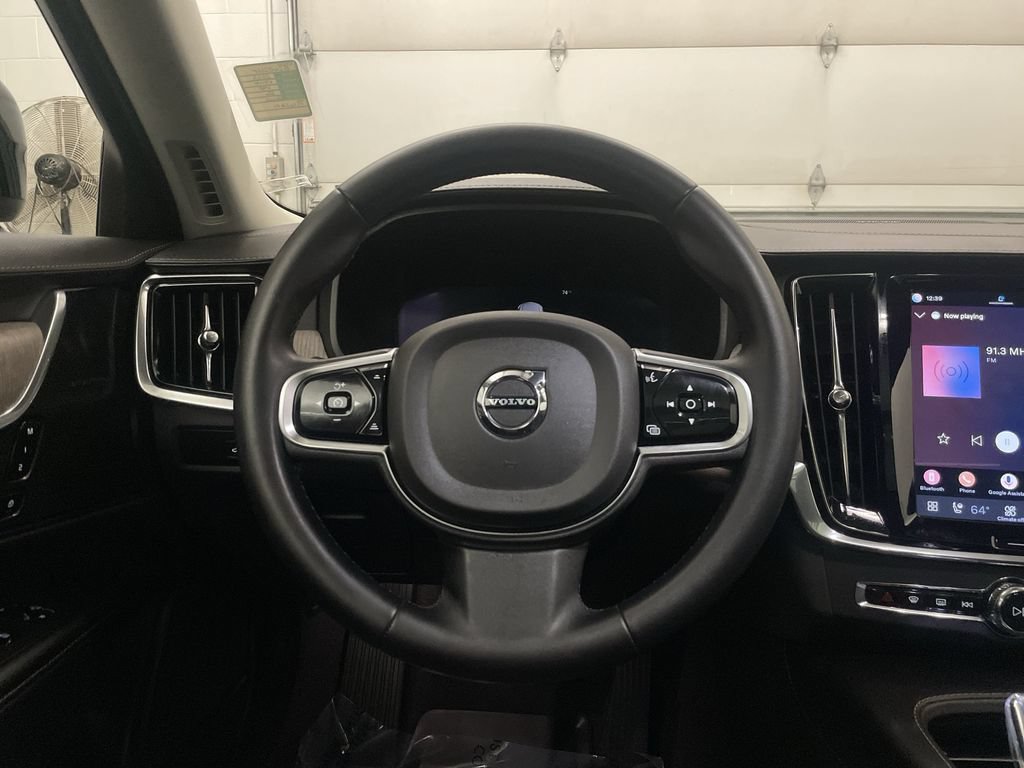 Used 2023 Volvo V90 B6 Cross Country Ultimate AWD/4WD image 5