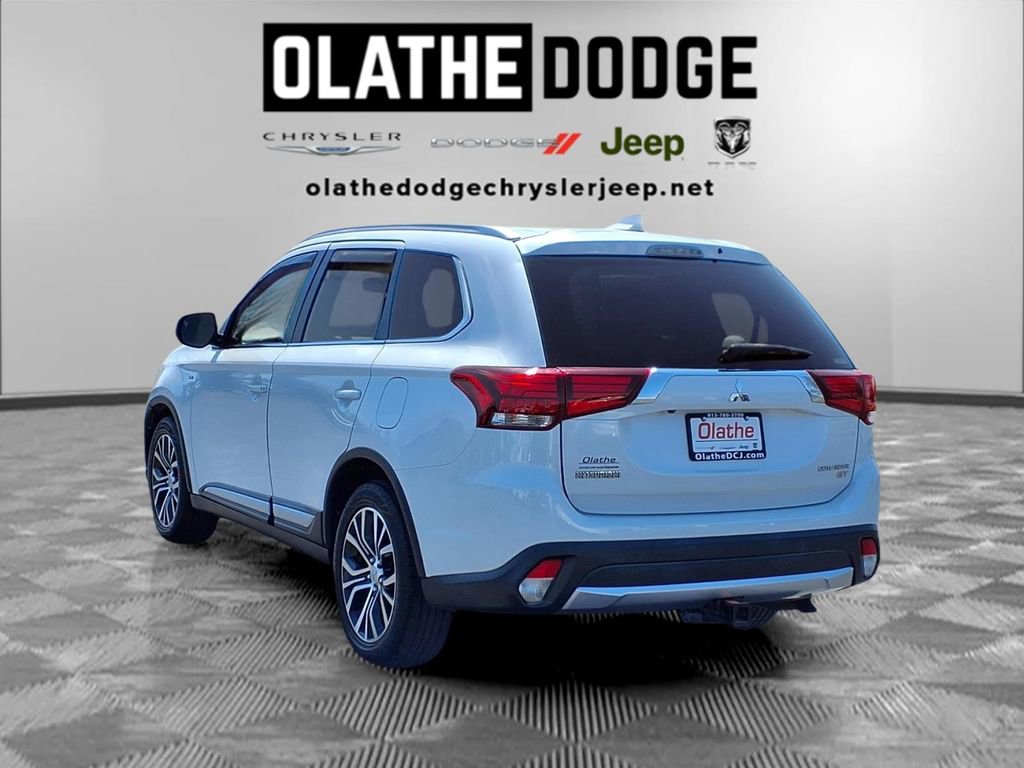 Used 2018 Mitsubishi Outlander GT image 3