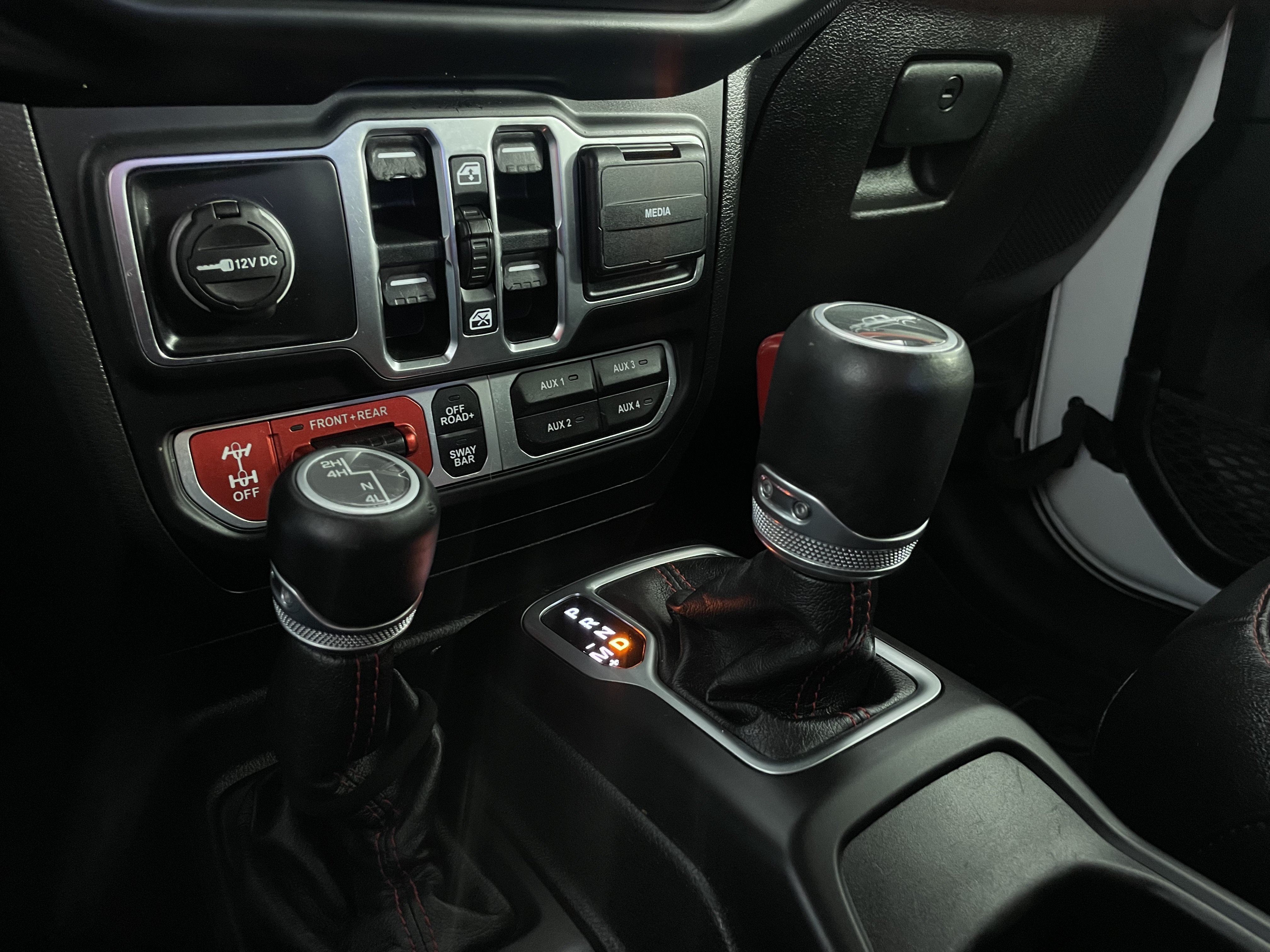 Used 2020 Jeep Gladiator Rubicon AWD/4WD image 17