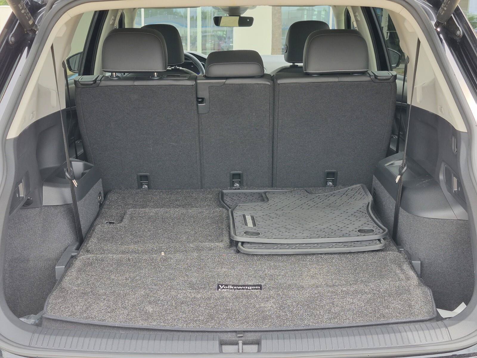 Used 2023 Volkswagen Tiguan SE FWD image 8