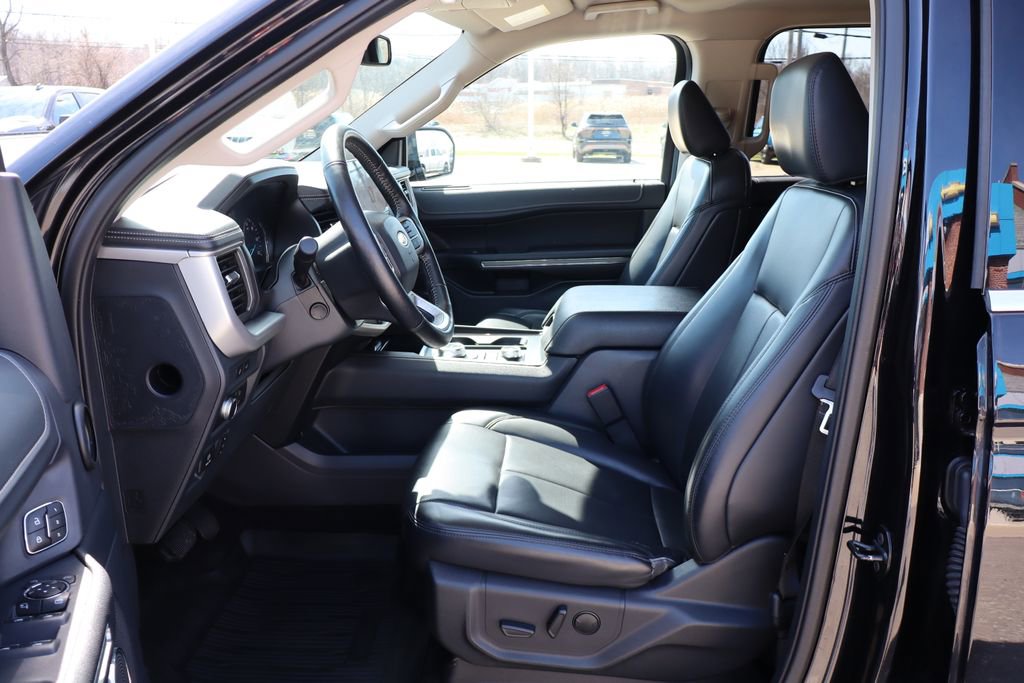 Used 2022 Ford Expedition Max XLT image 11