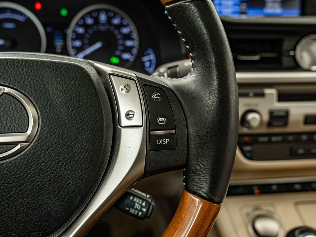 Used 2014 Lexus ES 300h w/ Luxury Package w/Bamboo Trim image 19
