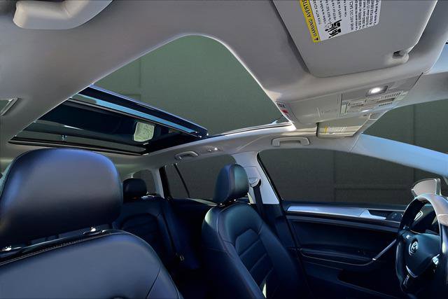 Used 2018 Volkswagen Golf Alltrack SEL image 25