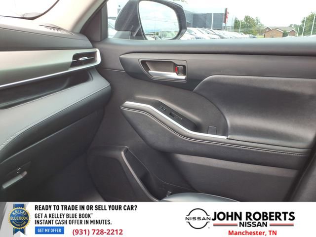 Used 2023 Toyota Highlander XLE image 9