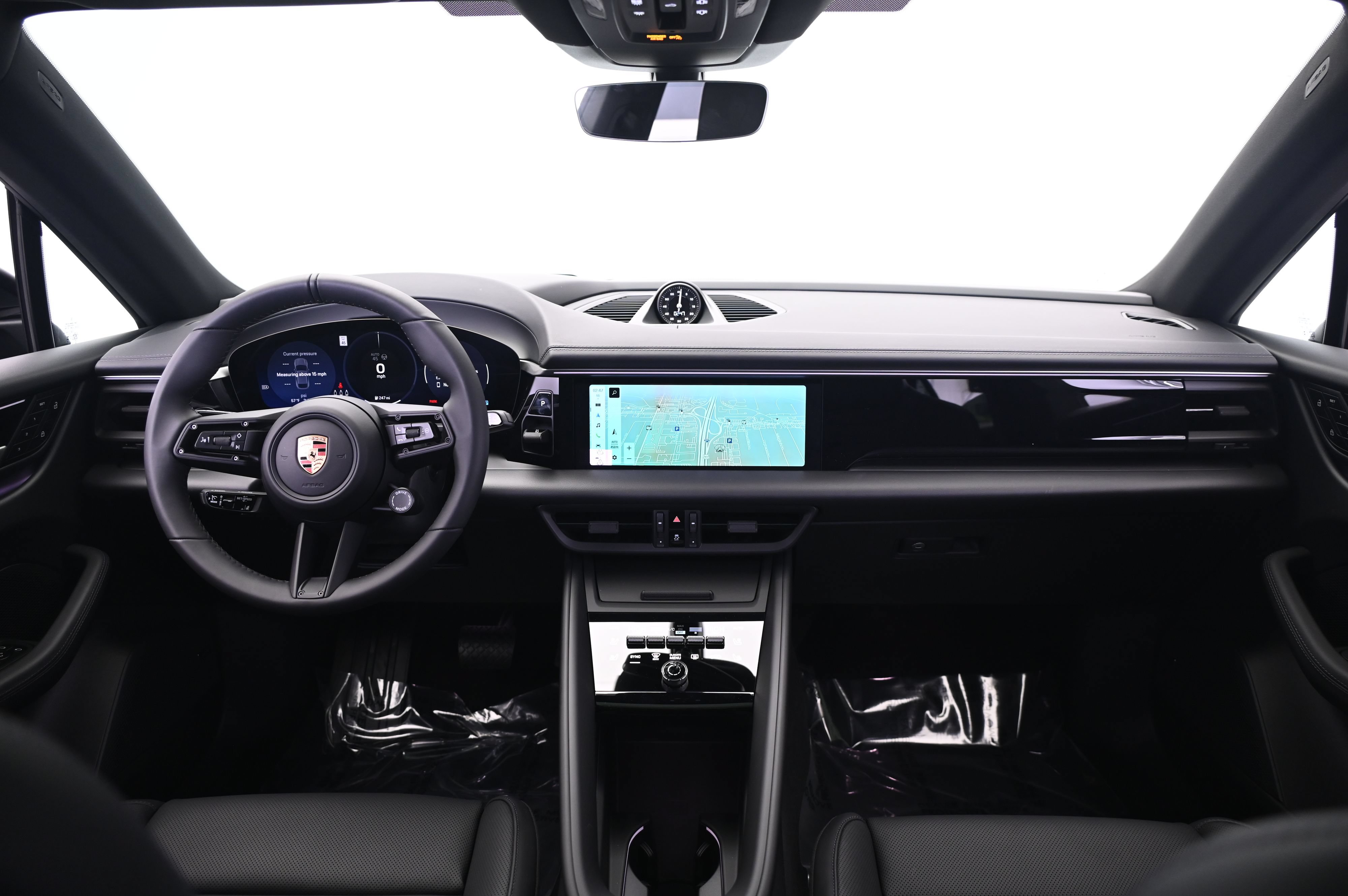 Certified 2025 Porsche Macan 4 Electric AWD/4WD image 32