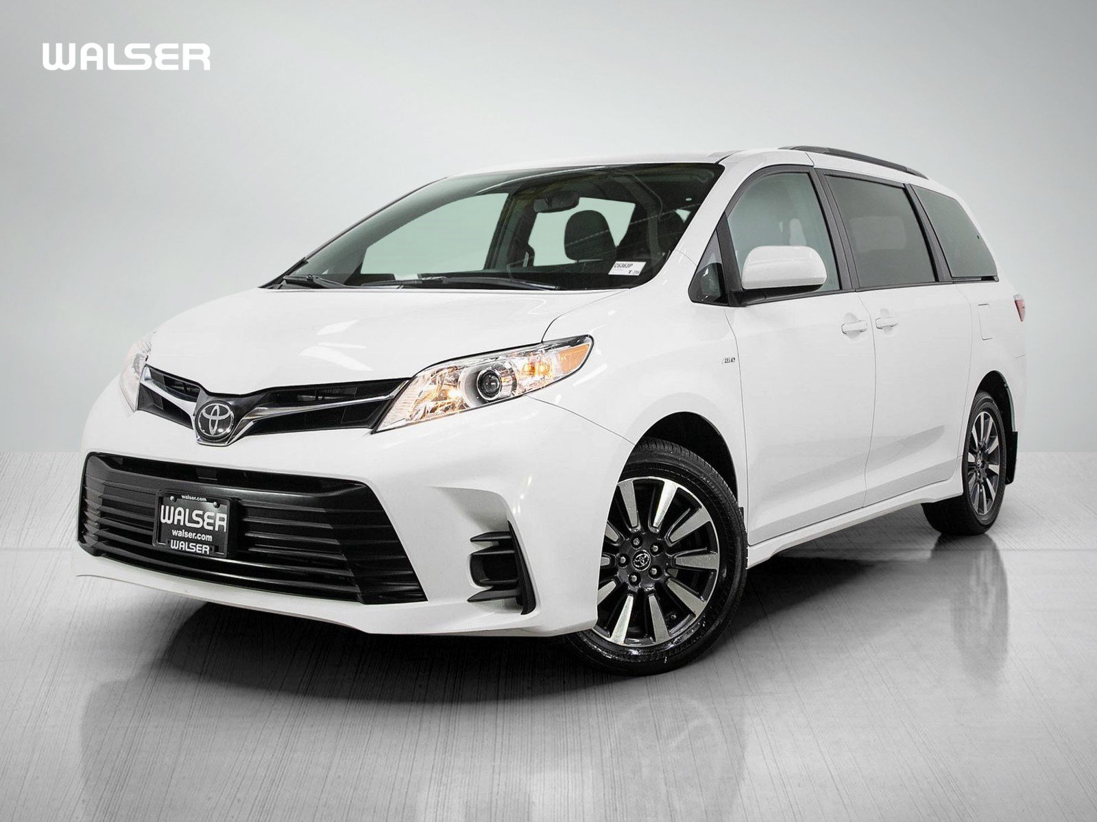 Used 2018 Toyota Sienna LE AWD/4WD image 1
