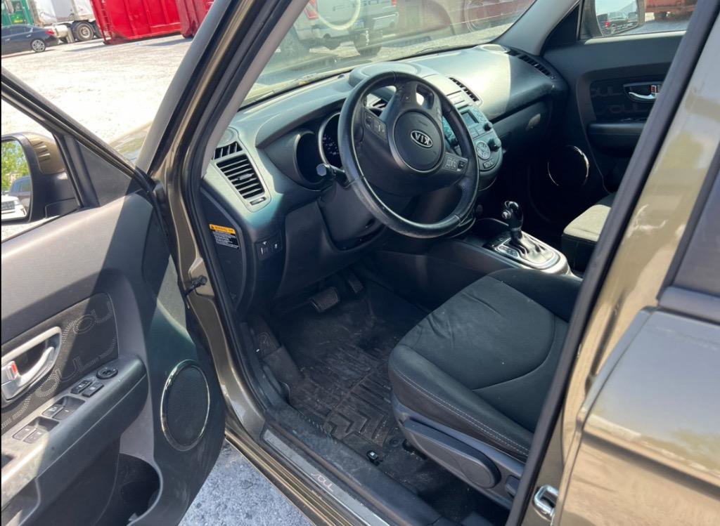Used 2012 Kia Soul + image 9