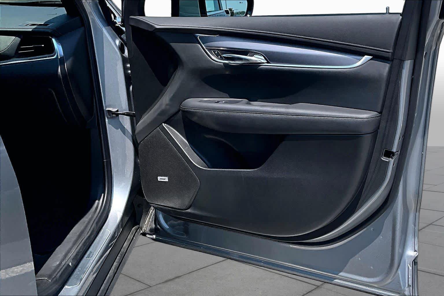 Used 2025 Cadillac XT6 Luxury FWD image 23