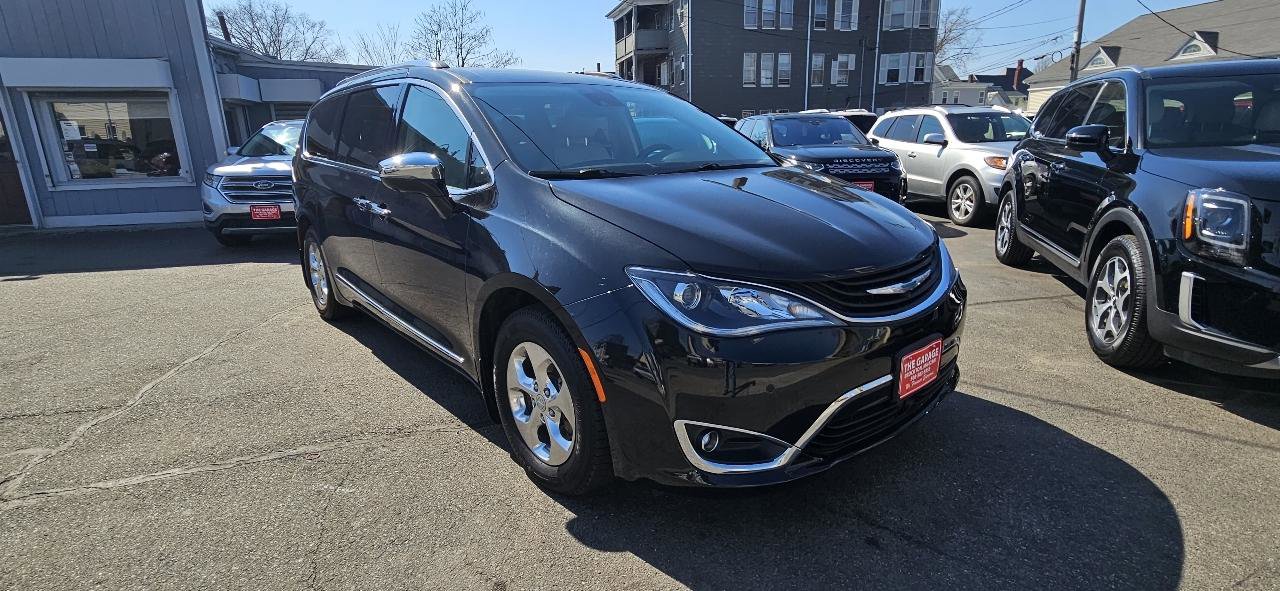 Used 2018 Chrysler Pacifica Limited w/ Advanced Safetytec Group image 7