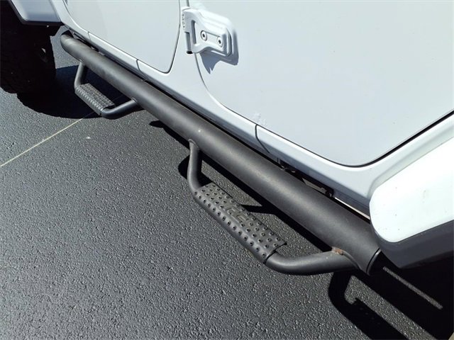 Used 2019 Jeep Wrangler Unlimited Sahara w/ Safety Group image 3