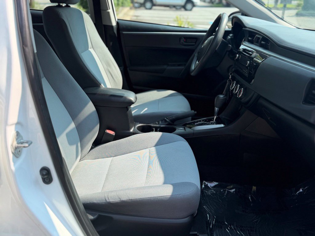 Used 2015 Toyota Corolla L FWD image 6