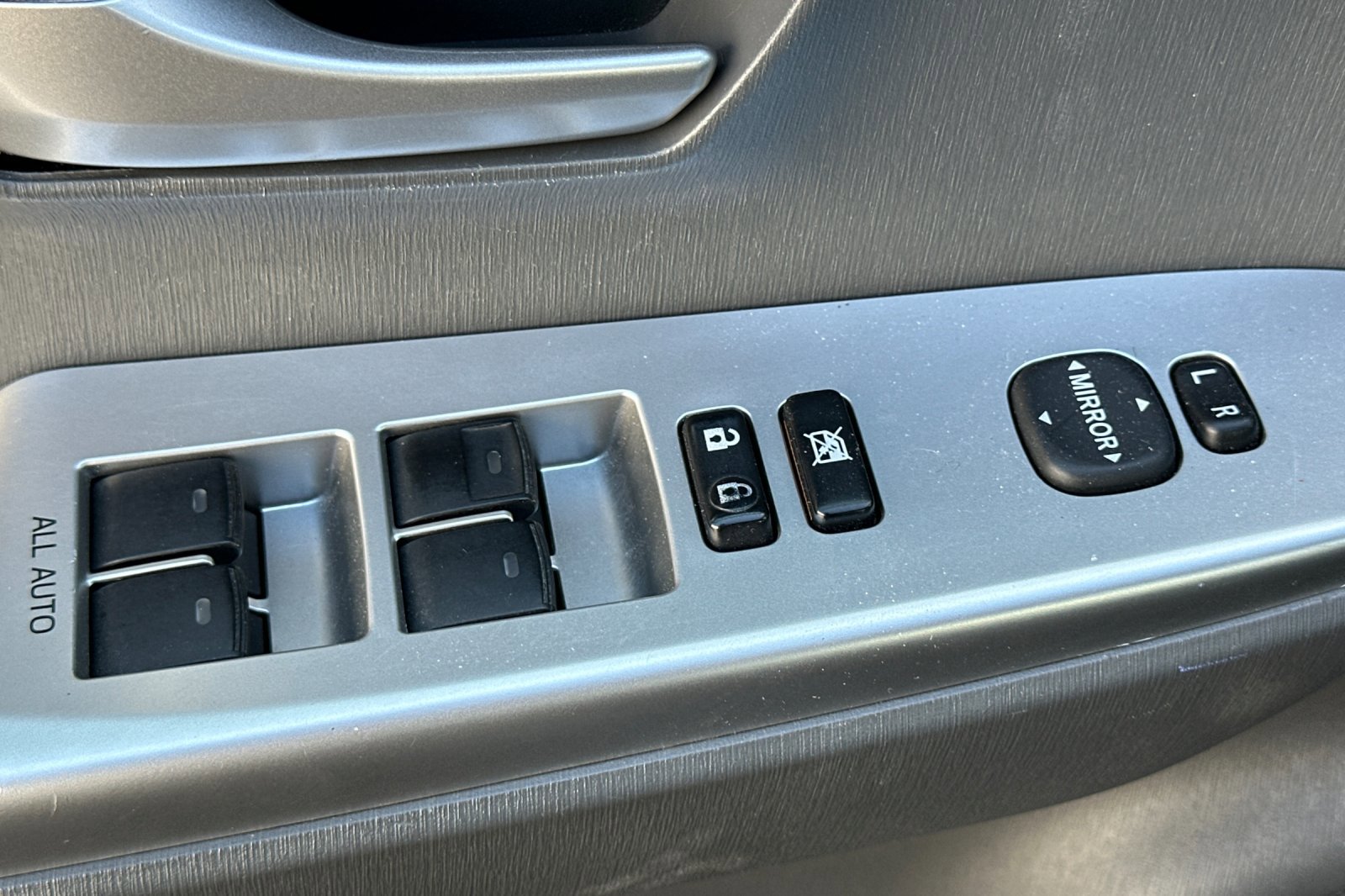 Used 2014 Toyota Prius V Three FWD image 12