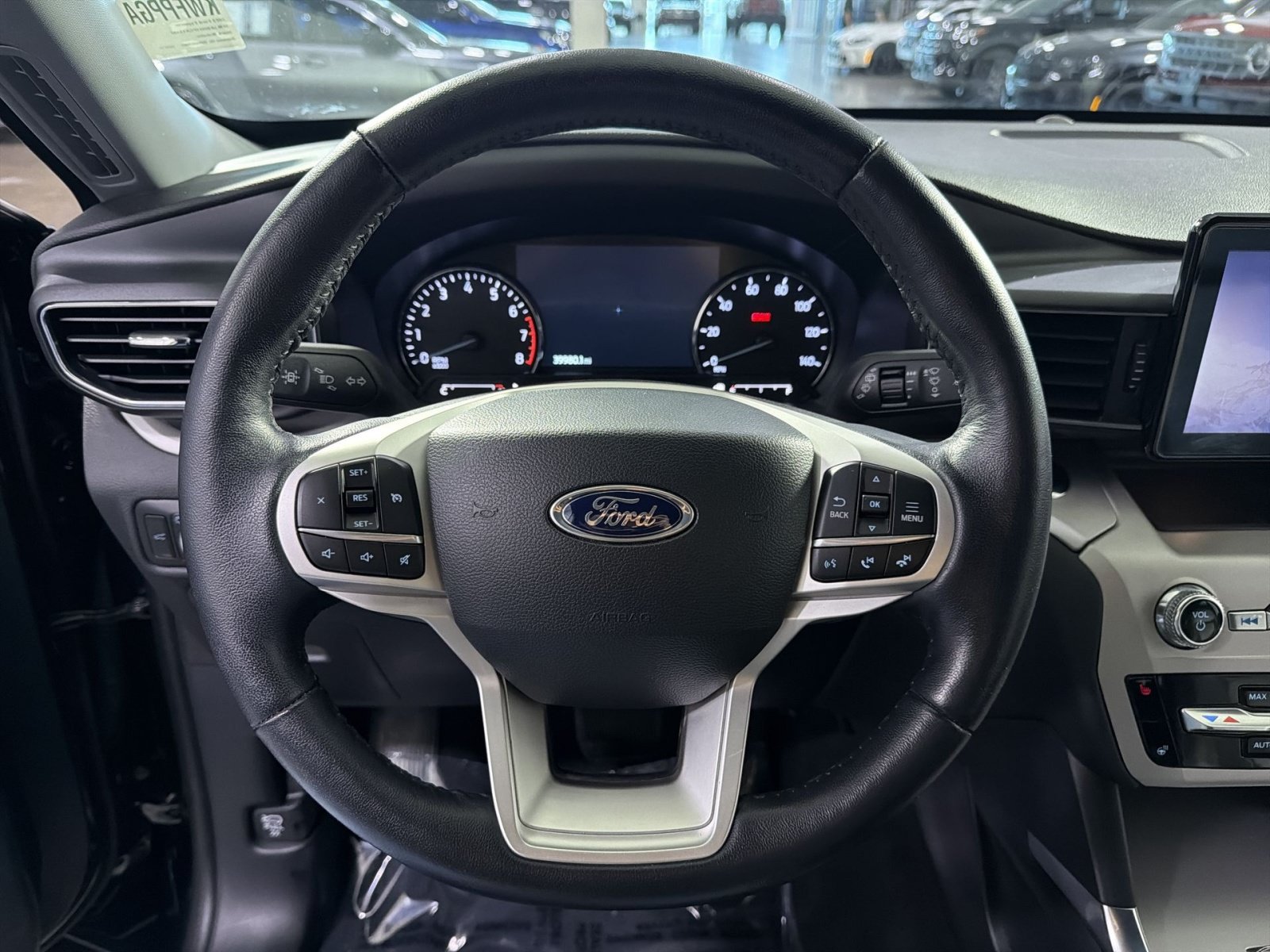 Used 2023 Ford Explorer XLT w/ Equipment Group 202A AWD/4WD image 28